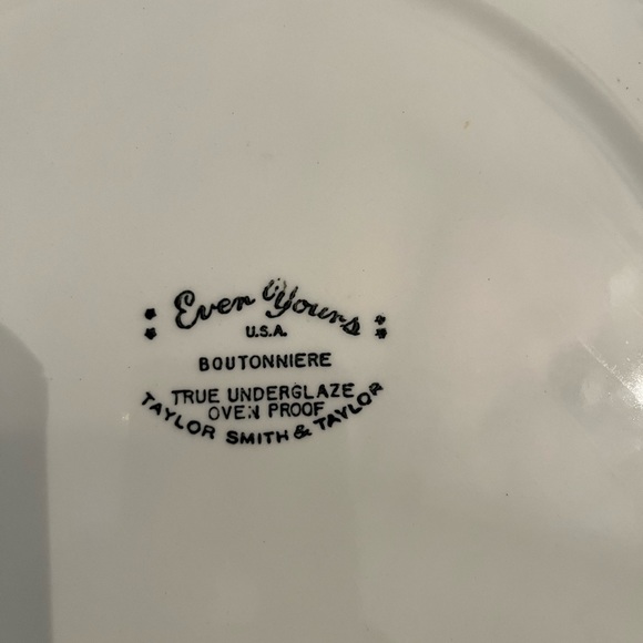 Taylor & Smith Truly Yours BOUTONNIERE dishes